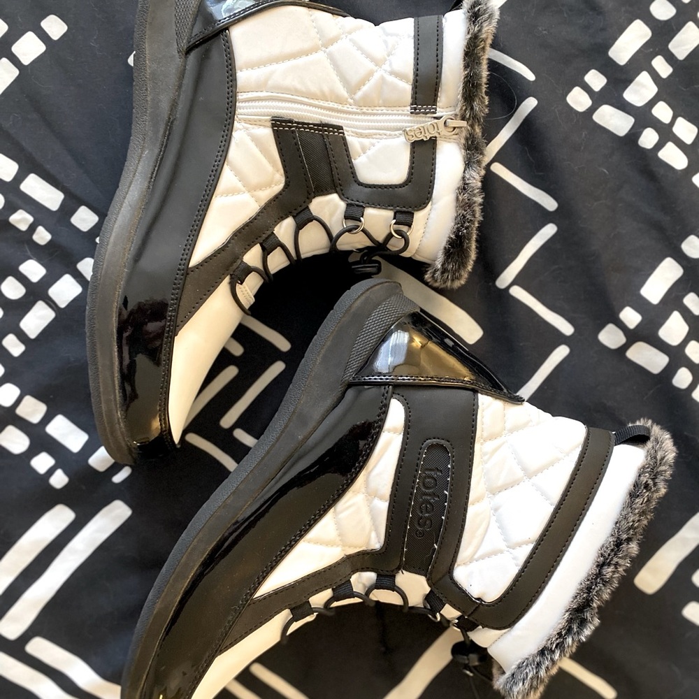 Totes Lisbon Womens winter boots - never worn!